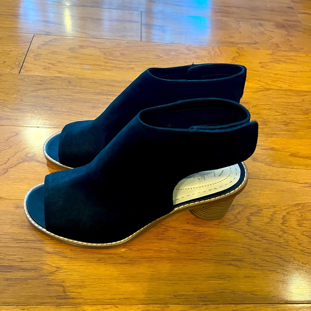 Brand new Clarks black leather shoes, women’s size EU41, Glacier Charm.